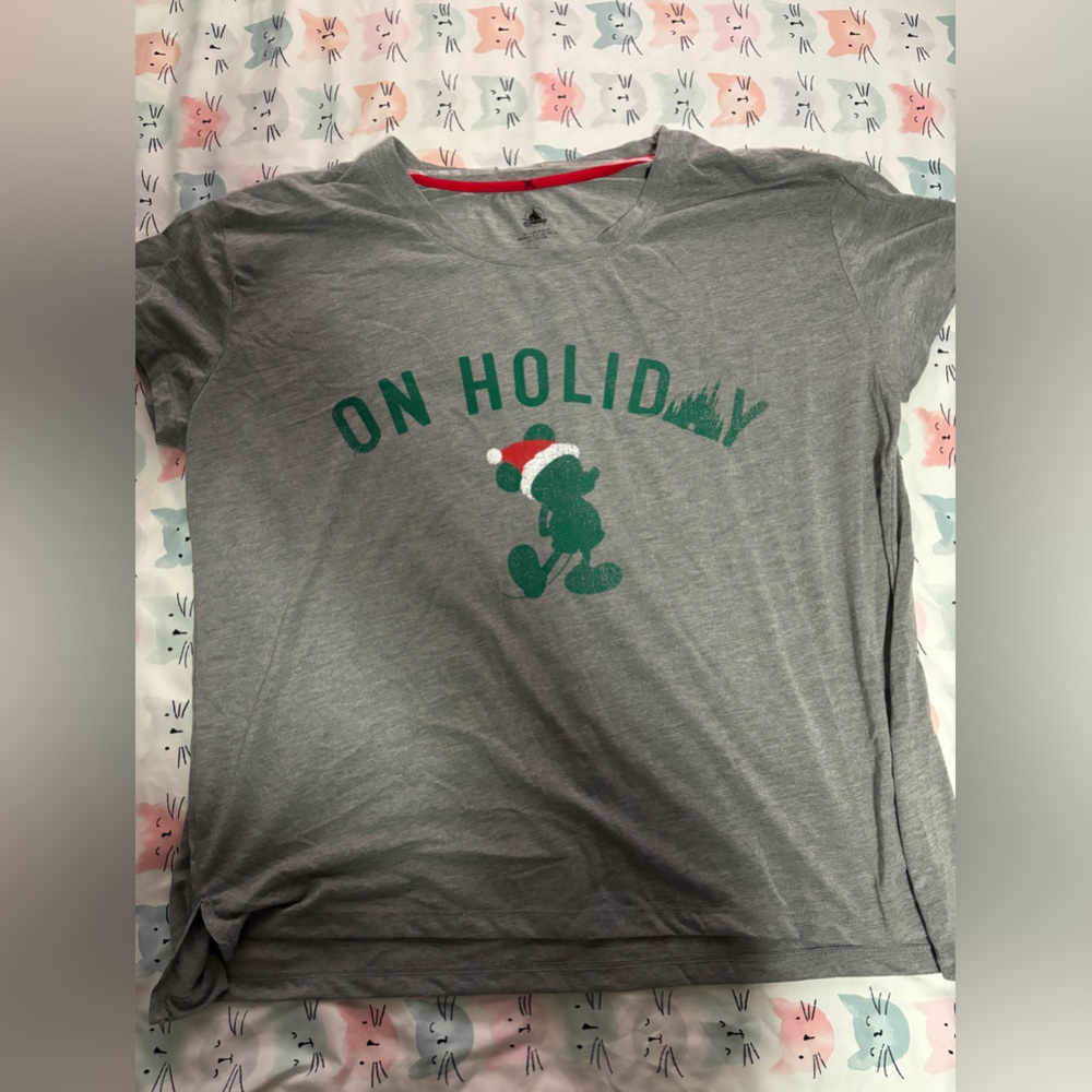 Disney Christmas Top Size 1X
